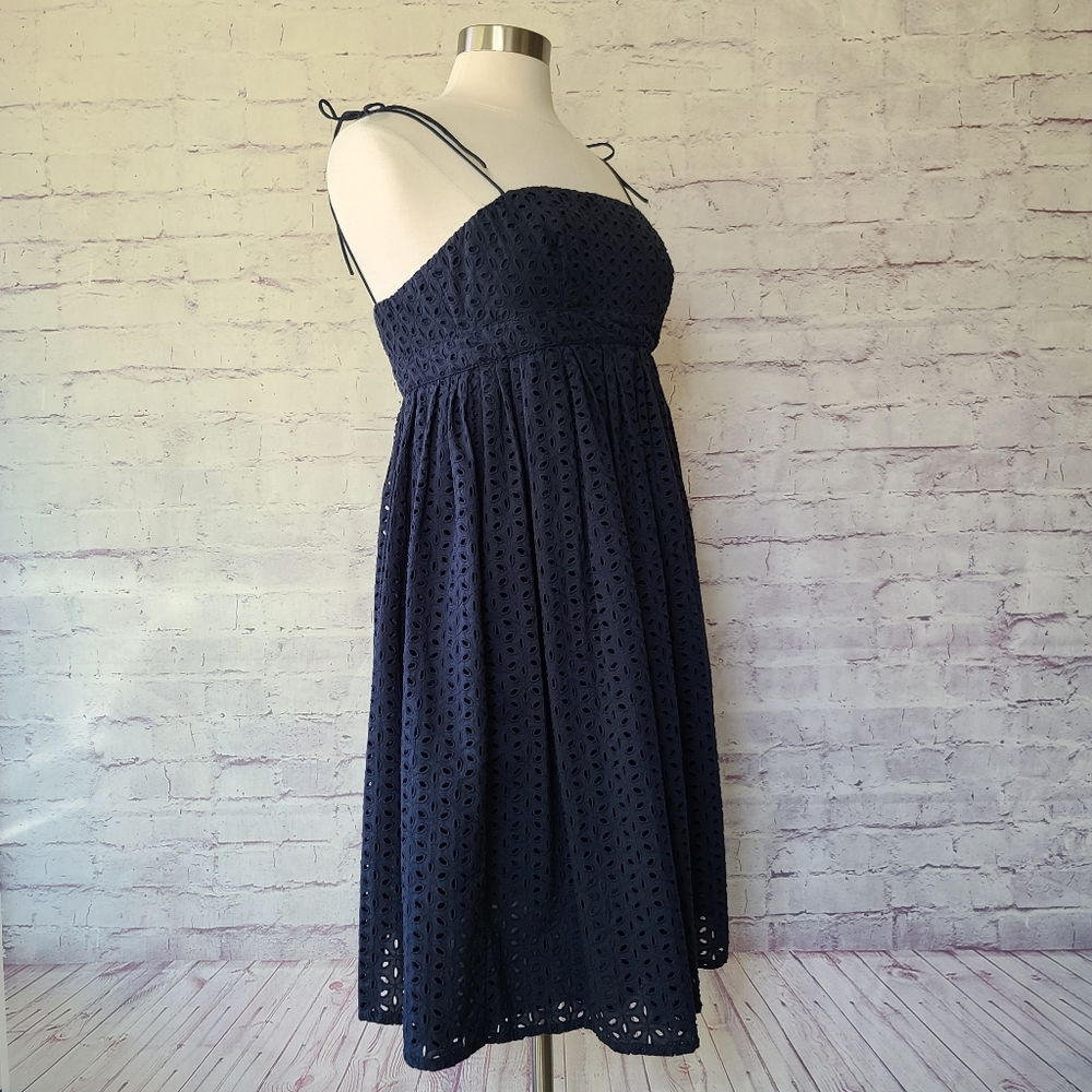 GAP Navy Embroidered Cotton Eyelet A-Line Dress Size 6 - Picture 3 of 9